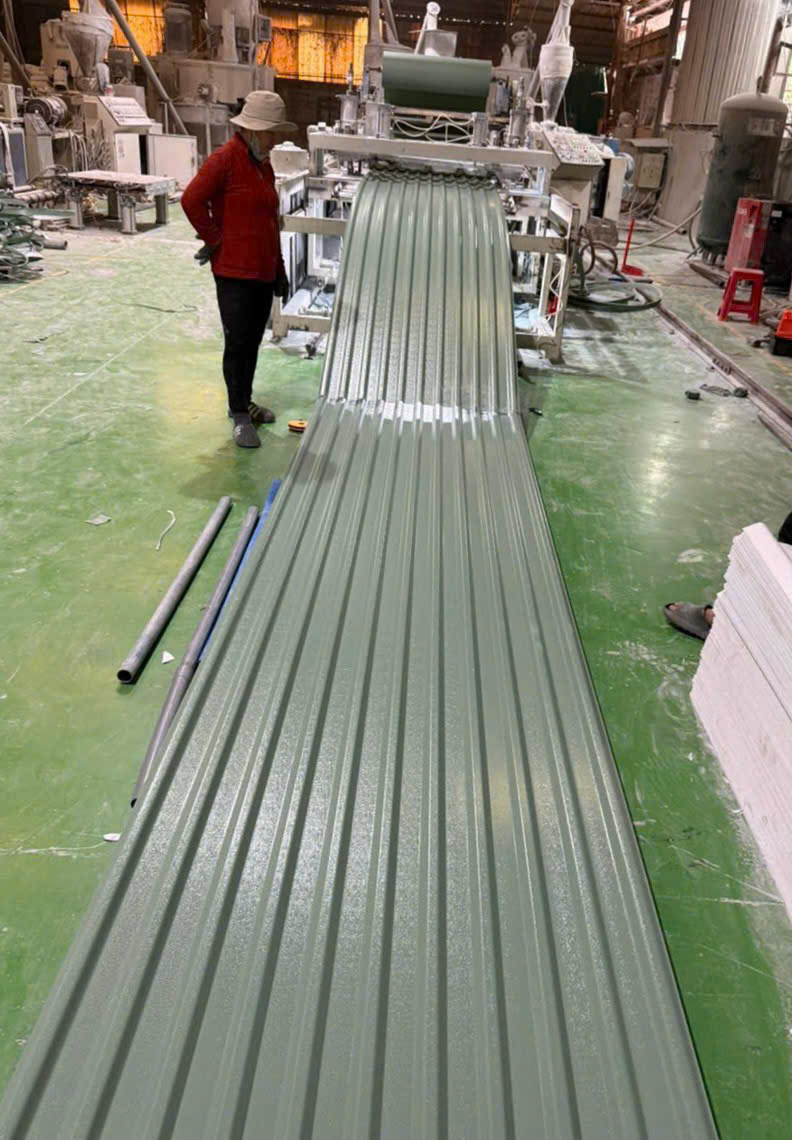 TẠI SAO TẤM LỢP NHỰA ASA/PVC PHẢI D&Ugrave;NG Đ&Uacute;NG BƯỚC S&Oacute;NG? SAI L&Agrave; LẮP KH&Ocirc;NG ĐƯỢC